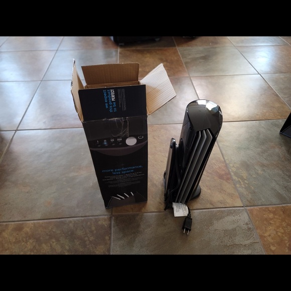 Vornado Duo Small Room Tower Air Circulator Fan - Picture 3 of 11